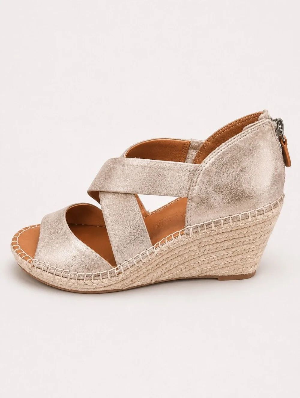 Gentle Souls by Kenneth Cole Corinne Metallic Leather Wedge Sandals Size 7 NWOB